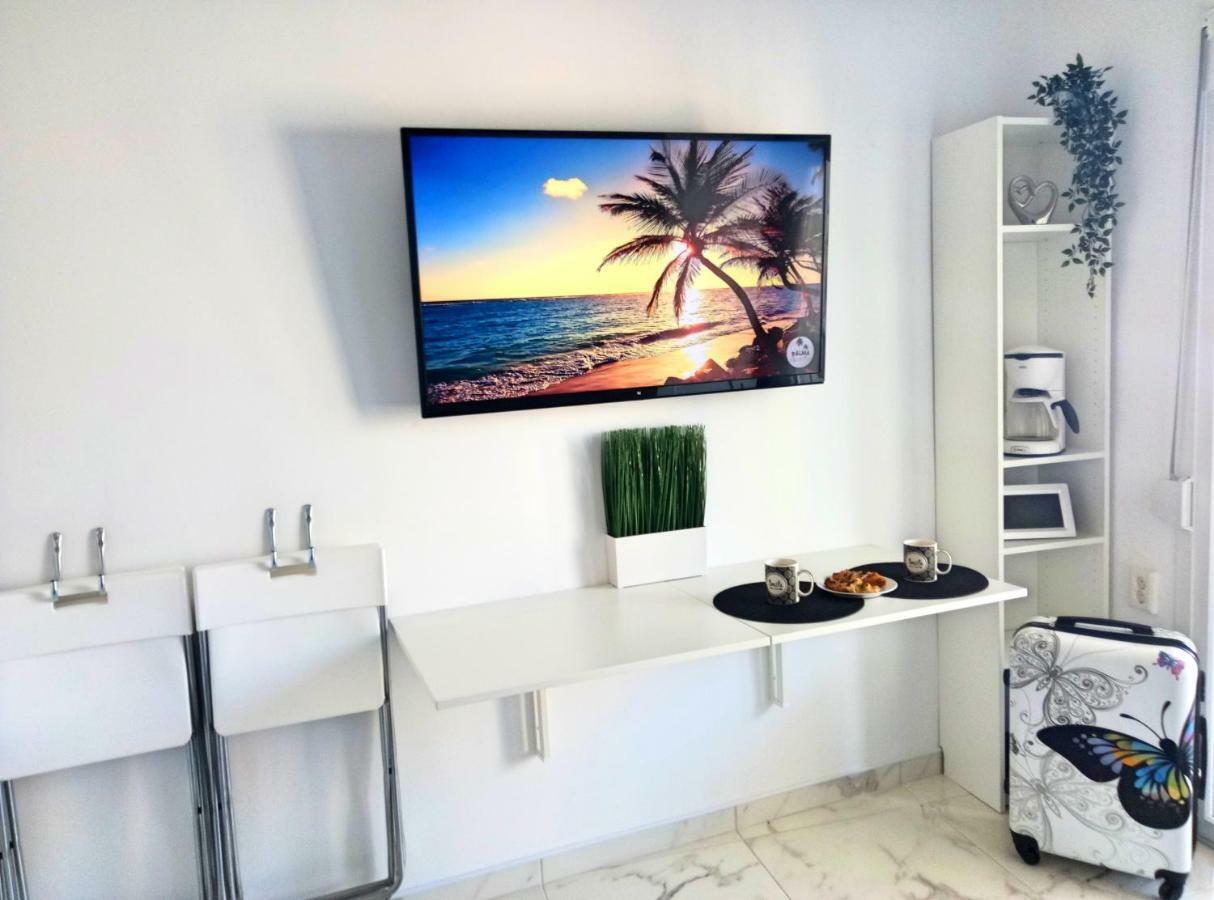אגיה טריאדה Pure Bliss Luxury Beachfront Apartment With Panoramic Sea Views, Electric Bbq, Gym Equipment And More מראה חיצוני תמונה